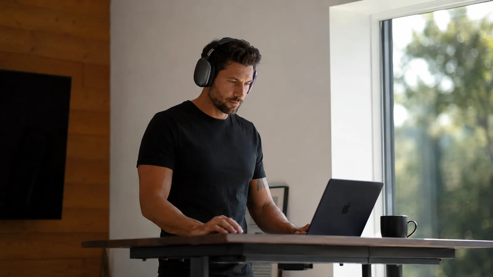 How to Eliminate Office Distractions with Noise-Cancelling Headphones